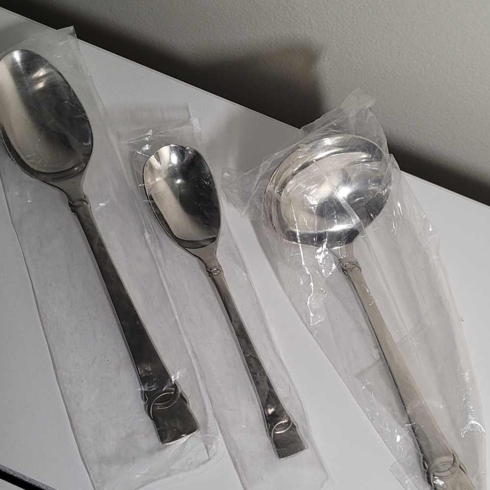Oneida Flatware - Picture 3 of 3